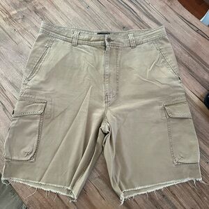 Abercrombie & Fitch, men’s, khaki cargo shorts